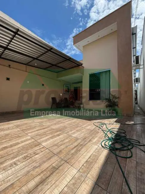 Foto 2 de Casa com 3 quartos à venda, 81m2 em Manaus - AM