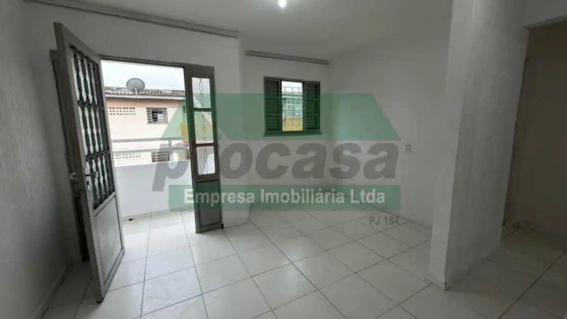 Foto 3 de Apartamento com 2 quartos para alugar, 65m2 em Manaus - AM