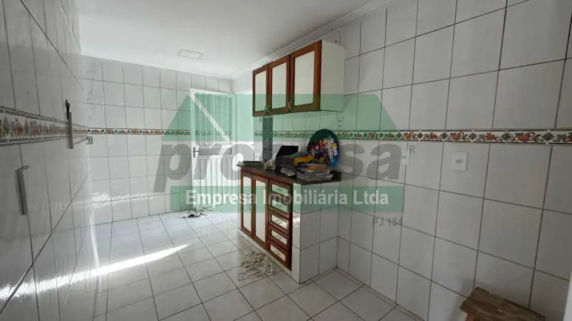 Foto 7 de Casa com 5 quartos para alugar, 184m2 em Manaus - AM