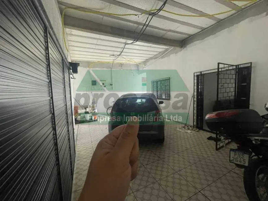 Casa com 5 quartos para alugar, 200m2 em Manaus - AM - imagem 2 Foto 2 de Casa com 5 quartos para alugar, 200m2 em Manaus - AM