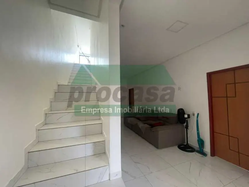 Casa com 5 quartos para alugar, 200m2 em Manaus - AM - imagem 8 Foto 8 de Casa com 5 quartos para alugar, 200m2 em Manaus - AM