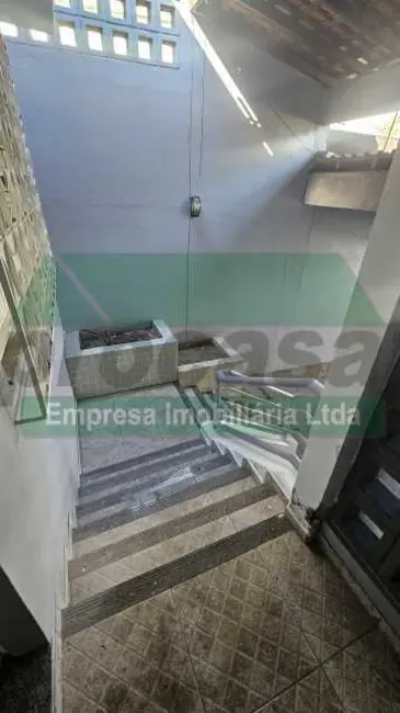 Foto 2 de Casa com 4 quartos para alugar, 250m2 em Manaus - AM