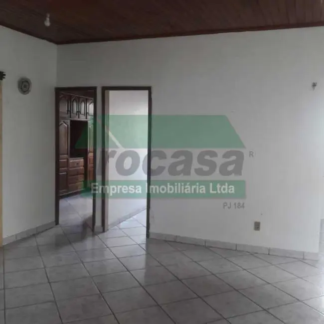 Casa com 3 quartos à venda, 300m2 em Manaus - AM - imagem 7 Foto 7 de Casa com 3 quartos à venda, 300m2 em Manaus - AM