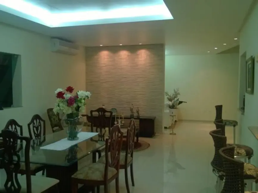 Casa de Condomínio com 3 quartos à venda, 300m2 em Manaus - AM - imagem 3 Foto 3 de Casa de Condomínio com 3 quartos à venda, 300m2 em Manaus - AM