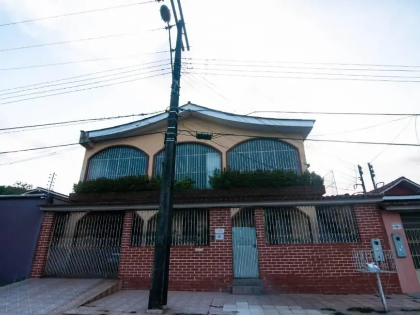 Foto 2 de Casa com 4 quartos à venda, 100m2 em Manaus - AM