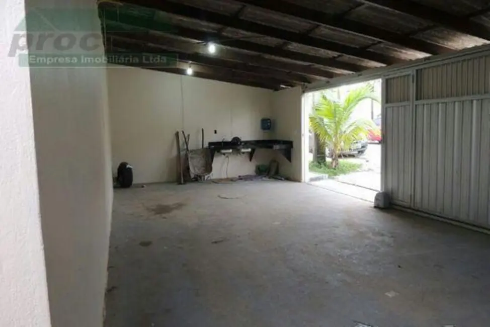 Foto 2 de Casa com 8 quartos à venda, 300m2 em Manaus - AM