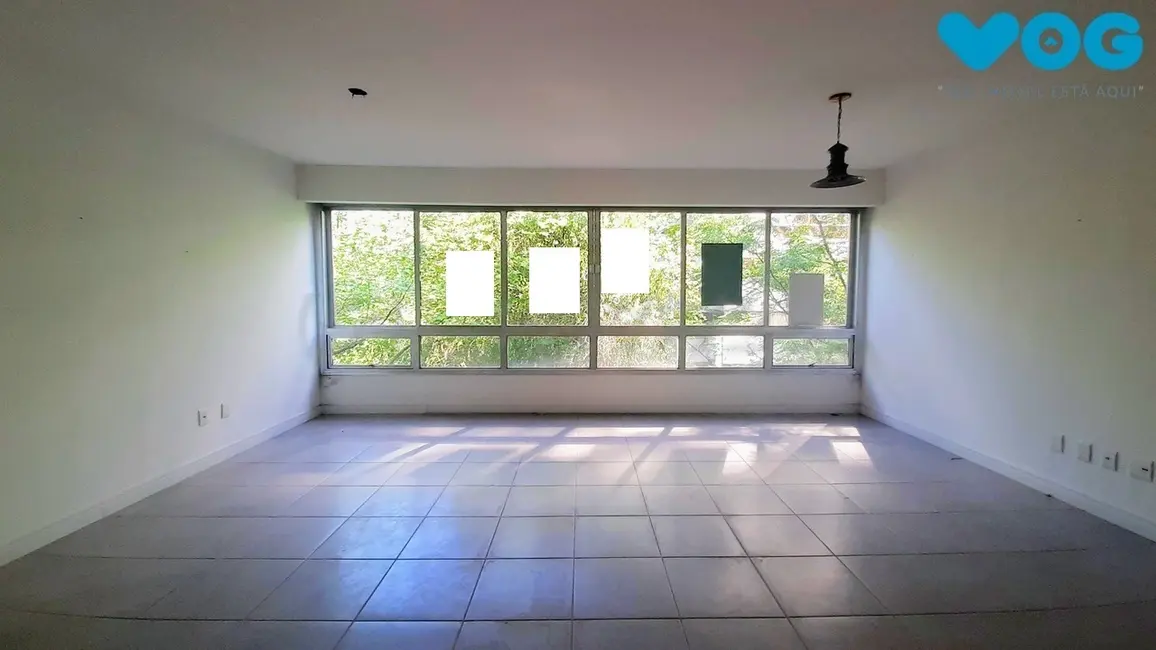 Apartamento com 3 quartos à venda, 133m2 em Moinhos de Vento, Porto Alegre - RS - imagem 7 Foto 7 de Apartamento com 3 quartos à venda, 133m2 em Moinhos de Vento, Porto Alegre - RS