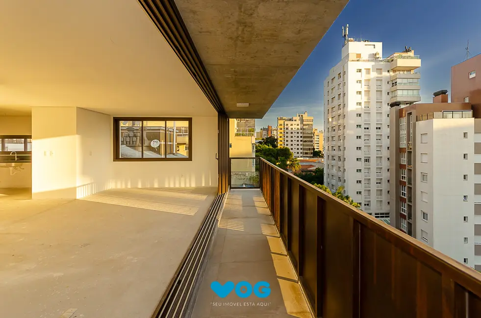Apartamento com 3 quartos à venda, 185m2 em Rio Branco, Porto Alegre - RS - imagem 7 Foto 7 de Apartamento com 3 quartos à venda, 185m2 em Rio Branco, Porto Alegre - RS