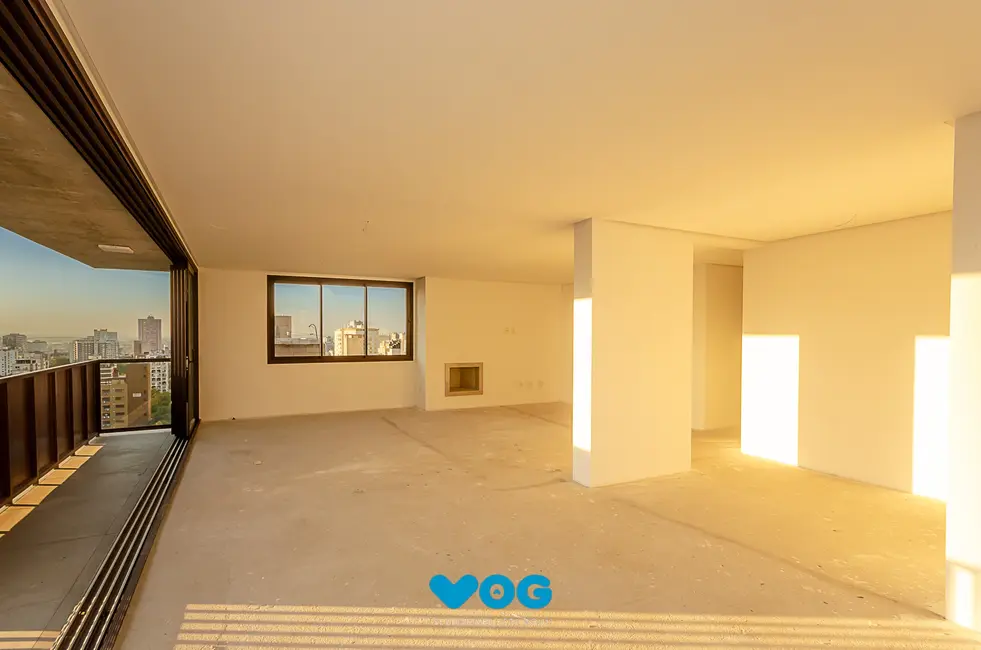 Apartamento com 3 quartos à venda, 185m2 em Rio Branco, Porto Alegre - RS - imagem 3 Foto 3 de Apartamento com 3 quartos à venda, 185m2 em Rio Branco, Porto Alegre - RS