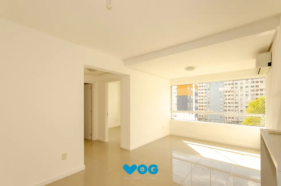 Foto 2 de Apartamento com 2 quartos à venda, 58m2 em Santana, Porto Alegre - RS