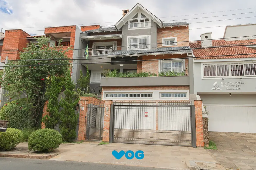 Foto 1 de Casa com 3 quartos à venda e para alugar, 490m2 em Chácara das Pedras, Porto Alegre - RS