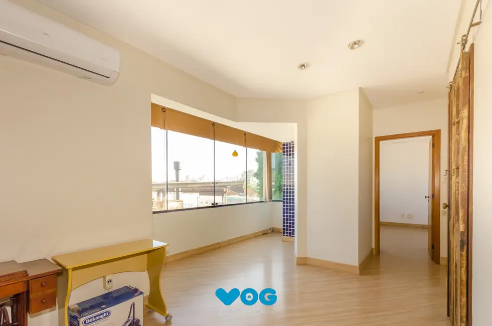 Apartamento com 2 quartos à venda, 135m2 em Petrópolis, Porto Alegre - RS - imagem 4 Foto 4 de Apartamento com 2 quartos à venda, 135m2 em Petrópolis, Porto Alegre - RS