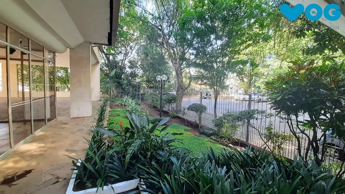 Apartamento com 3 quartos à venda, 262m2 em Moinhos de Vento, Porto Alegre - RS - imagem 4 Foto 4 de Apartamento com 3 quartos à venda, 262m2 em Moinhos de Vento, Porto Alegre - RS