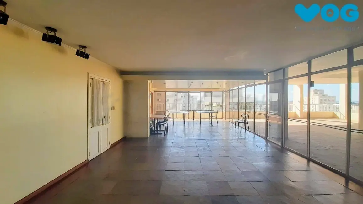 Apartamento com 3 quartos à venda, 262m2 em Moinhos de Vento, Porto Alegre - RS - imagem 3 Foto 3 de Apartamento com 3 quartos à venda, 262m2 em Moinhos de Vento, Porto Alegre - RS