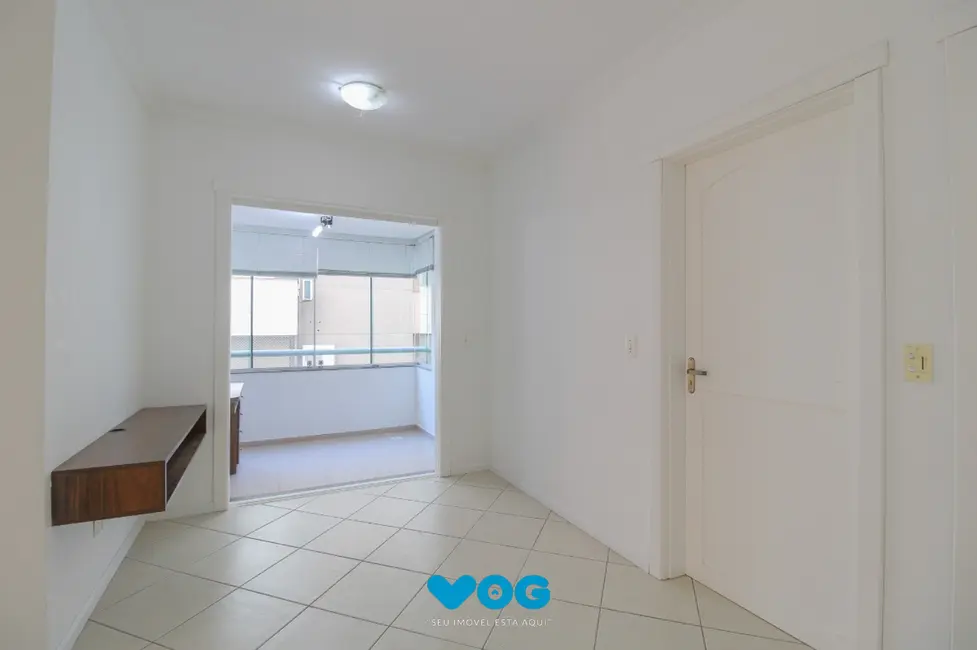 Foto 2 de Apartamento com 2 quartos à venda, 60m2 em Passo da Areia, Porto Alegre - RS