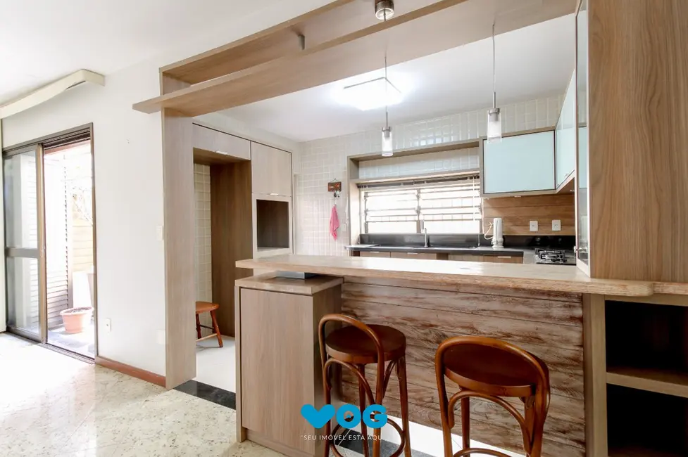 Foto 5 de Casa com 3 quartos à venda, 280m2 em Chácara das Pedras, Porto Alegre - RS