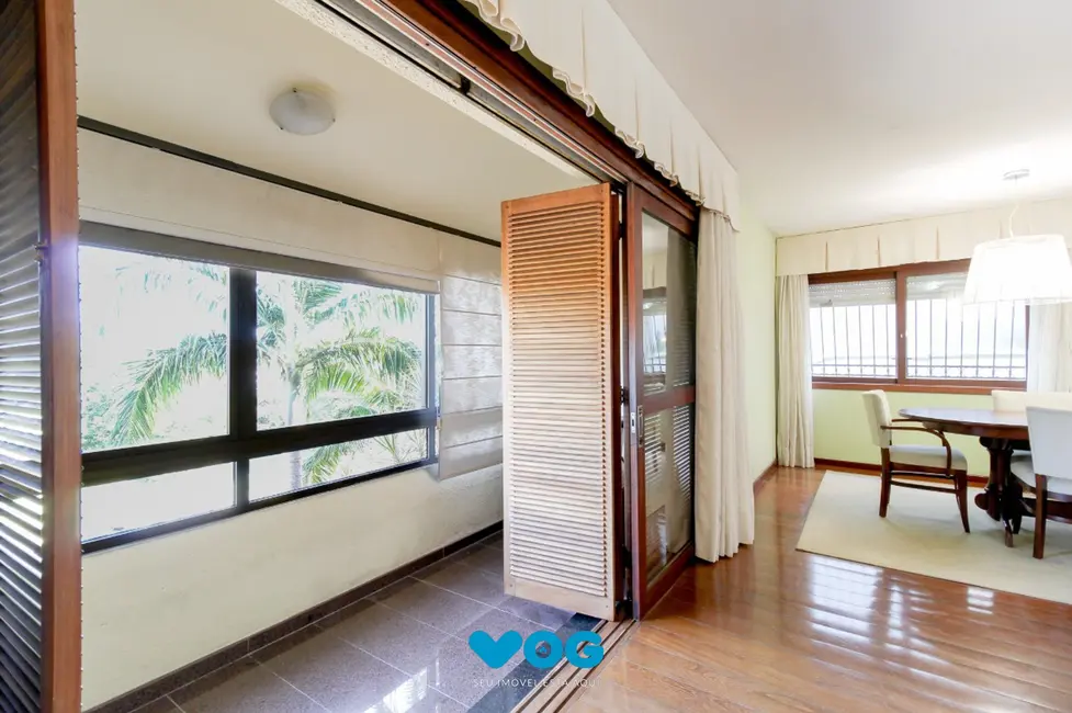 Foto 3 de Casa com 3 quartos à venda, 280m2 em Chácara das Pedras, Porto Alegre - RS