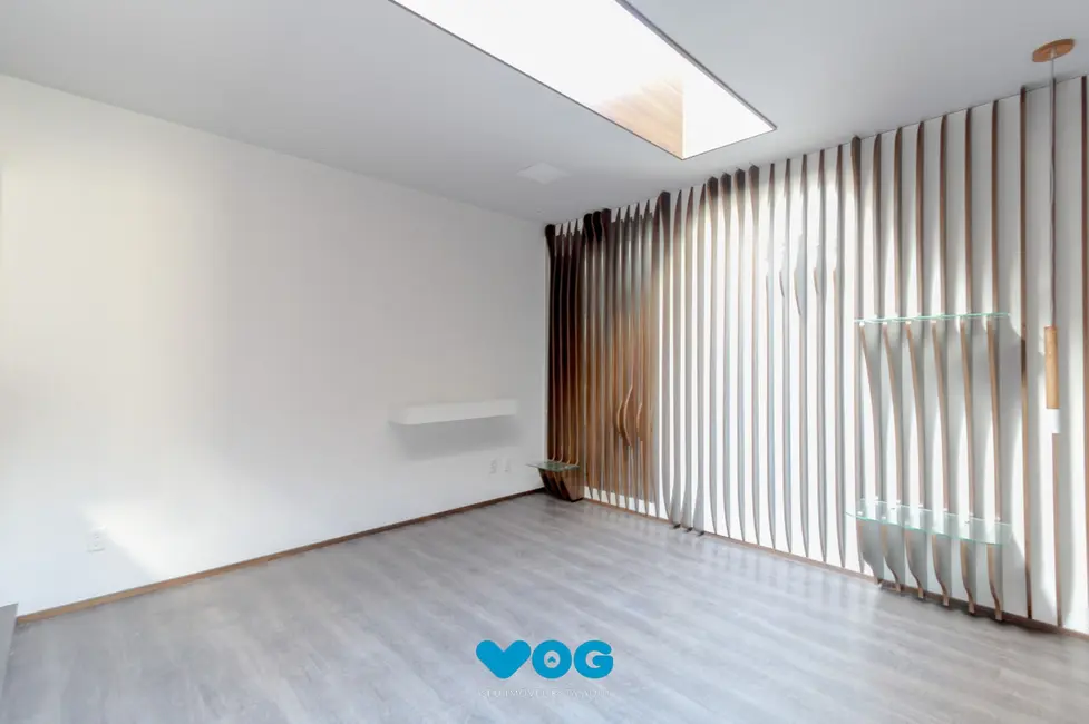 Sala Comercial à venda, 320m2 em Moinhos de Vento, Porto Alegre - RS - imagem 3 Foto 3 de Sala Comercial à venda, 320m2 em Moinhos de Vento, Porto Alegre - RS