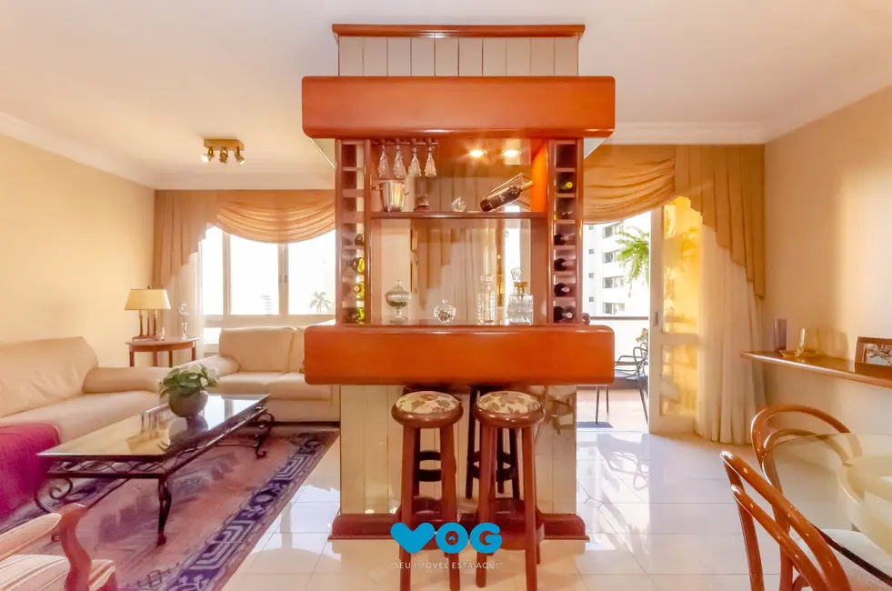 Apartamento com 3 quartos à venda, 168m2 em Centro Histórico, Porto Alegre - RS - imagem 7 Foto 7 de Apartamento com 3 quartos à venda, 168m2 em Centro Histórico, Porto Alegre - RS