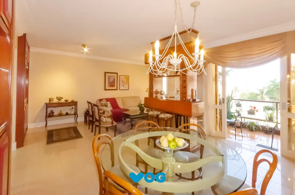 Apartamento com 3 quartos à venda, 168m2 em Centro Histórico, Porto Alegre - RS - imagem 8 Foto 8 de Apartamento com 3 quartos à venda, 168m2 em Centro Histórico, Porto Alegre - RS