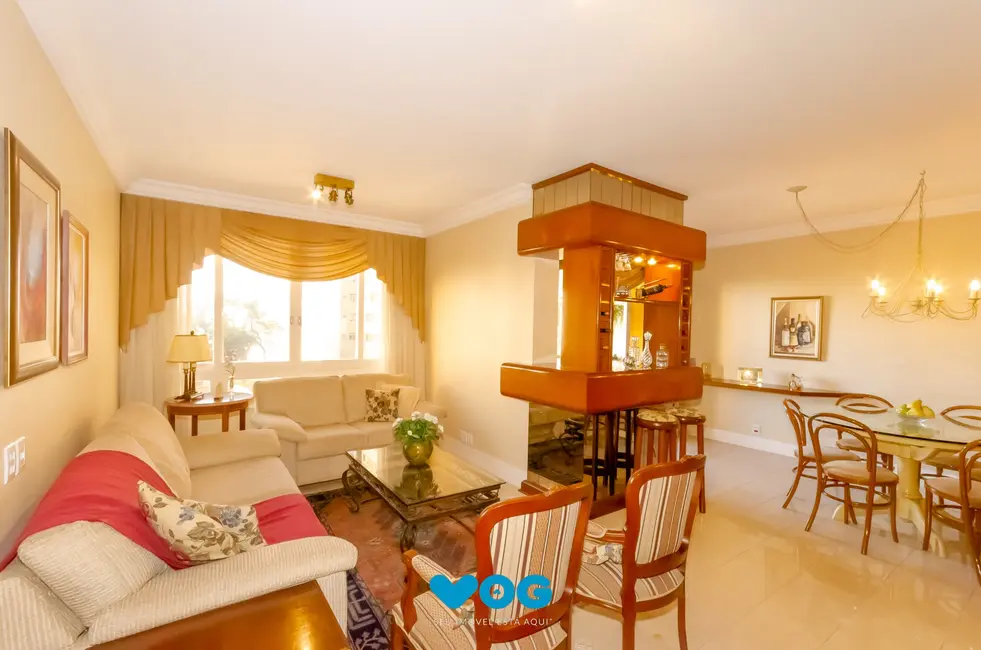 Apartamento com 3 quartos à venda, 168m2 em Centro Histórico, Porto Alegre - RS - imagem 3 Foto 3 de Apartamento com 3 quartos à venda, 168m2 em Centro Histórico, Porto Alegre - RS