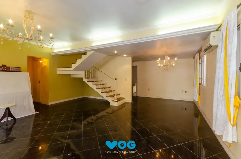Casa com 3 quartos à venda, 377m2 em Higienópolis, Porto Alegre - RS - imagem 4 Foto 4 de Casa com 3 quartos à venda, 377m2 em Higienópolis, Porto Alegre - RS