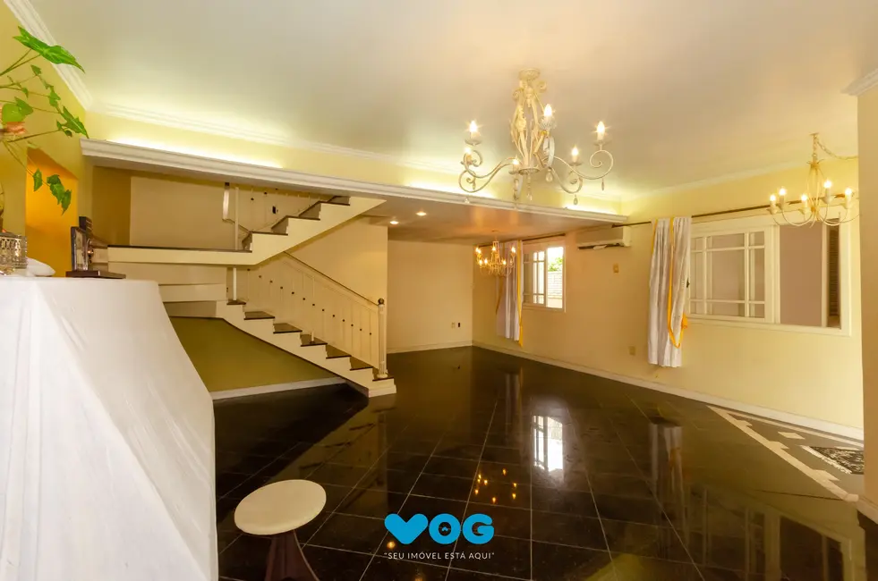 Casa com 3 quartos à venda, 377m2 em Higienópolis, Porto Alegre - RS - imagem 5 Foto 5 de Casa com 3 quartos à venda, 377m2 em Higienópolis, Porto Alegre - RS