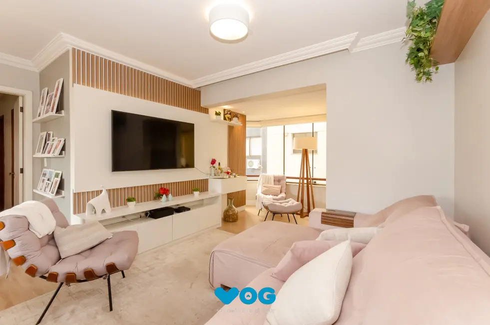Apartamento com 3 quartos à venda, 127m2 em Petrópolis, Porto Alegre - RS - imagem 2 Foto 2 de Apartamento com 3 quartos à venda, 127m2 em Petrópolis, Porto Alegre - RS