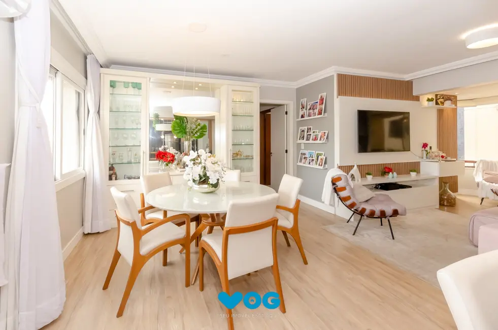 Apartamento com 3 quartos à venda, 127m2 em Petrópolis, Porto Alegre - RS - imagem 3 Foto 3 de Apartamento com 3 quartos à venda, 127m2 em Petrópolis, Porto Alegre - RS
