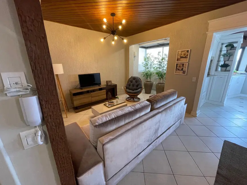 Apartamento com 3 quartos à venda, 157m2 em Cristo Redentor, Porto Alegre - RS - imagem 6 Foto 6 de Apartamento com 3 quartos à venda, 157m2 em Cristo Redentor, Porto Alegre - RS