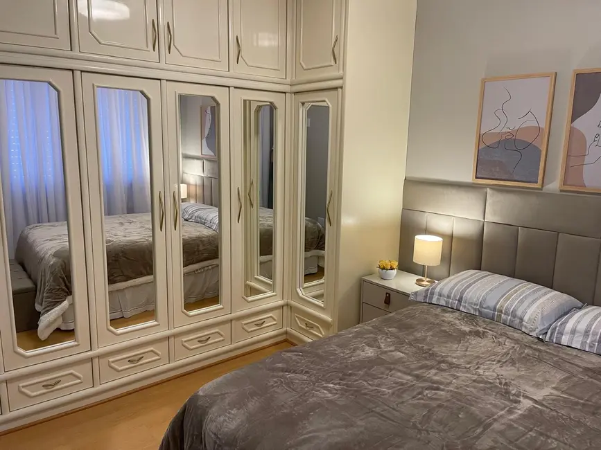 Apartamento com 3 quartos à venda, 157m2 em Cristo Redentor, Porto Alegre - RS - imagem 8 Foto 8 de Apartamento com 3 quartos à venda, 157m2 em Cristo Redentor, Porto Alegre - RS