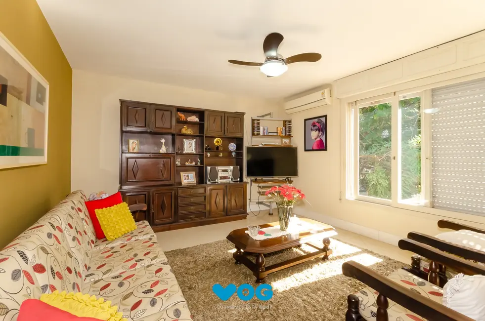 Casa com 3 quartos à venda, 230m2 em Petrópolis, Porto Alegre - RS - imagem 4 Foto 4 de Casa com 3 quartos à venda, 230m2 em Petrópolis, Porto Alegre - RS