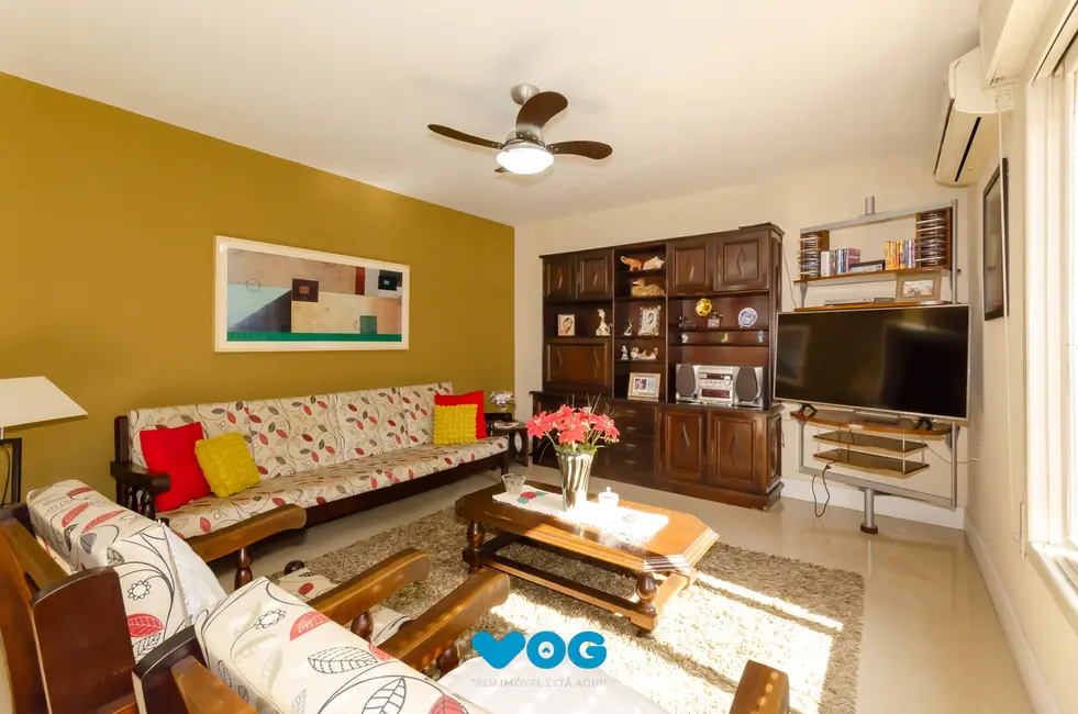 Casa com 3 quartos à venda, 230m2 em Petrópolis, Porto Alegre - RS - imagem 3 Foto 3 de Casa com 3 quartos à venda, 230m2 em Petrópolis, Porto Alegre - RS