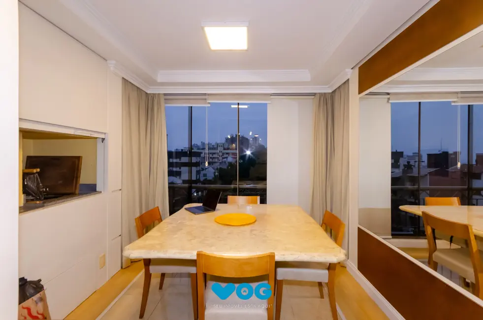 Apartamento com 3 quartos à venda, 105m2 em Rio Branco, Porto Alegre - RS - imagem 5 Foto 5 de Apartamento com 3 quartos à venda, 105m2 em Rio Branco, Porto Alegre - RS