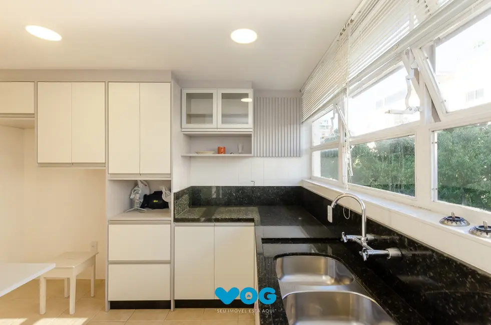 Apartamento com 3 quartos à venda, 119m2 em Petrópolis, Porto Alegre - RS - imagem 8 Foto 8 de Apartamento com 3 quartos à venda, 119m2 em Petrópolis, Porto Alegre - RS