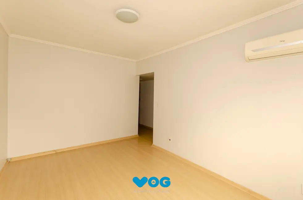 Apartamento com 2 quartos à venda, 72m2 em Santa Cecília, Porto Alegre - RS - imagem 5 Foto 5 de Apartamento com 2 quartos à venda, 72m2 em Santa Cecília, Porto Alegre - RS