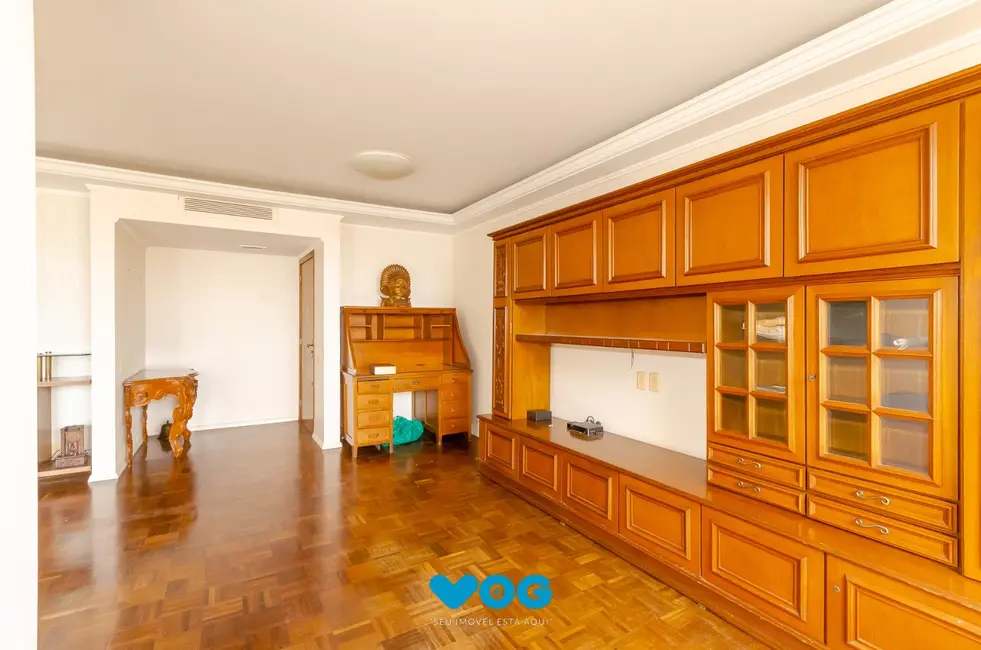 Apartamento com 3 quartos à venda, 168m2 em Centro Histórico, Porto Alegre - RS - imagem 8 Foto 8 de Apartamento com 3 quartos à venda, 168m2 em Centro Histórico, Porto Alegre - RS
