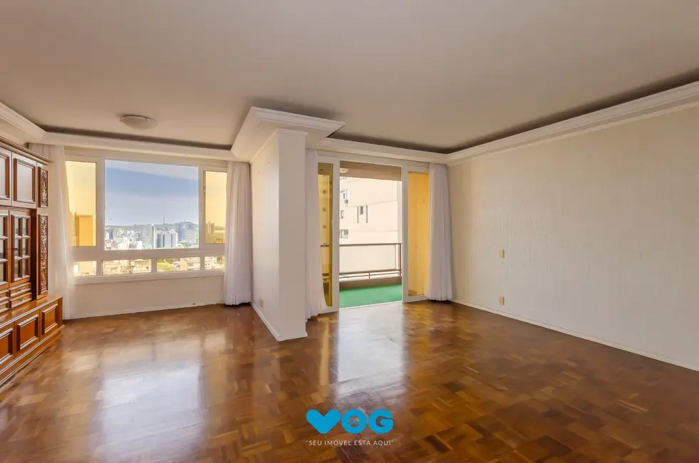 Apartamento com 3 quartos à venda, 168m2 em Centro Histórico, Porto Alegre - RS - imagem 2 Foto 2 de Apartamento com 3 quartos à venda, 168m2 em Centro Histórico, Porto Alegre - RS