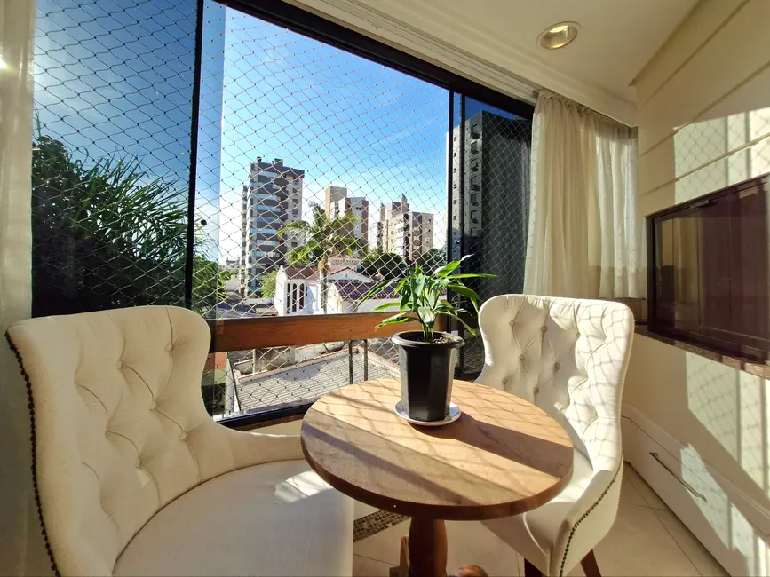 Apartamento com 3 quartos à venda, 90m2 em Petrópolis, Porto Alegre - RS - imagem 8 Foto 8 de Apartamento com 3 quartos à venda, 90m2 em Petrópolis, Porto Alegre - RS