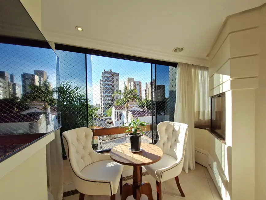 Apartamento com 3 quartos à venda, 90m2 em Petrópolis, Porto Alegre - RS - imagem 9 Foto 9 de Apartamento com 3 quartos à venda, 90m2 em Petrópolis, Porto Alegre - RS