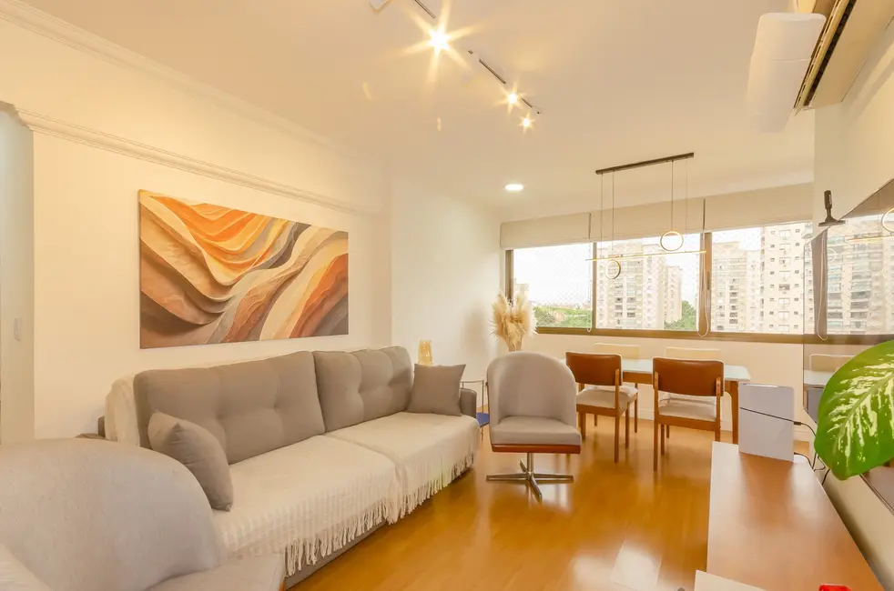 Foto 2 de Apartamento com 2 quartos à venda, 72m2 em Passo da Areia, Porto Alegre - RS
