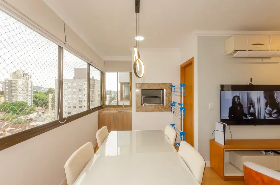 Foto 9 de Apartamento com 2 quartos à venda, 72m2 em Passo da Areia, Porto Alegre - RS