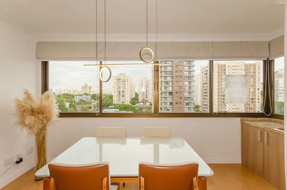 Foto 4 de Apartamento com 2 quartos à venda, 72m2 em Passo da Areia, Porto Alegre - RS