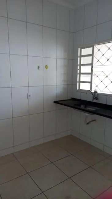 Casa com 3 quartos à venda e para alugar, 110m2 em Parque das Aroeiras II, Sao Jose Do Rio Preto - SP - imagem 3 Foto 3 de Casa com 3 quartos à venda e para alugar, 110m2 em Parque das Aroeiras II, Sao Jose Do Rio Preto - SP