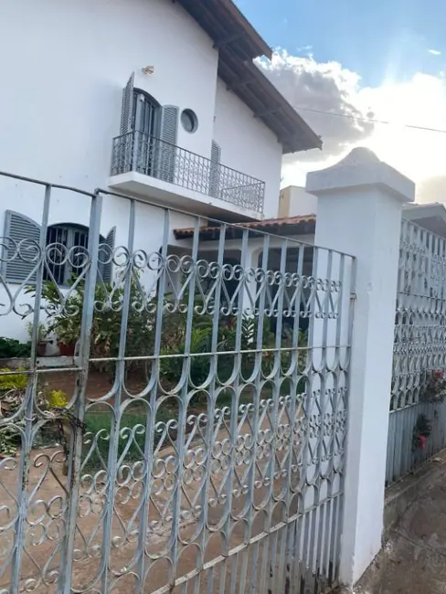 Sobrado com 4 quartos à venda, 432m2 em Jardim Alto Rio Preto, Sao Jose Do Rio Preto - SP - imagem 1 Foto 1 de Sobrado com 4 quartos à venda, 432m2 em Jardim Alto Rio Preto, Sao Jose Do Rio Preto - SP