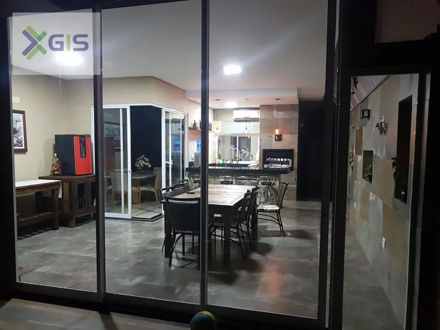 Casa de Condomínio com 3 quartos à venda, 400m2 em Loteamento Recanto do Lago, Sao Jose Do Rio Preto - SP - imagem 3 Foto 3 de Casa de Condomínio com 3 quartos à venda, 400m2 em Loteamento Recanto do Lago, Sao Jose Do Rio Preto - SP