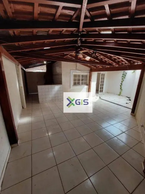 Sobrado com 3 quartos à venda, 200m2 em Jardim Tarraf II, Sao Jose Do Rio Preto - SP - imagem 6 Foto 6 de Sobrado com 3 quartos à venda, 200m2 em Jardim Tarraf II, Sao Jose Do Rio Preto - SP
