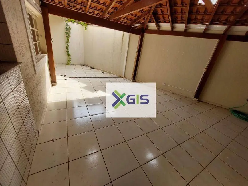 Sobrado com 3 quartos à venda, 200m2 em Jardim Tarraf II, Sao Jose Do Rio Preto - SP - imagem 3 Foto 3 de Sobrado com 3 quartos à venda, 200m2 em Jardim Tarraf II, Sao Jose Do Rio Preto - SP