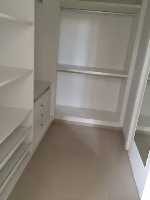 Casa com 6 quartos para alugar, 450m2 em Parque Residencial Damha IV, Sao Jose Do Rio Preto - SP - imagem 3 Foto 3 de Casa com 6 quartos para alugar, 450m2 em Parque Residencial Damha IV, Sao Jose Do Rio Preto - SP