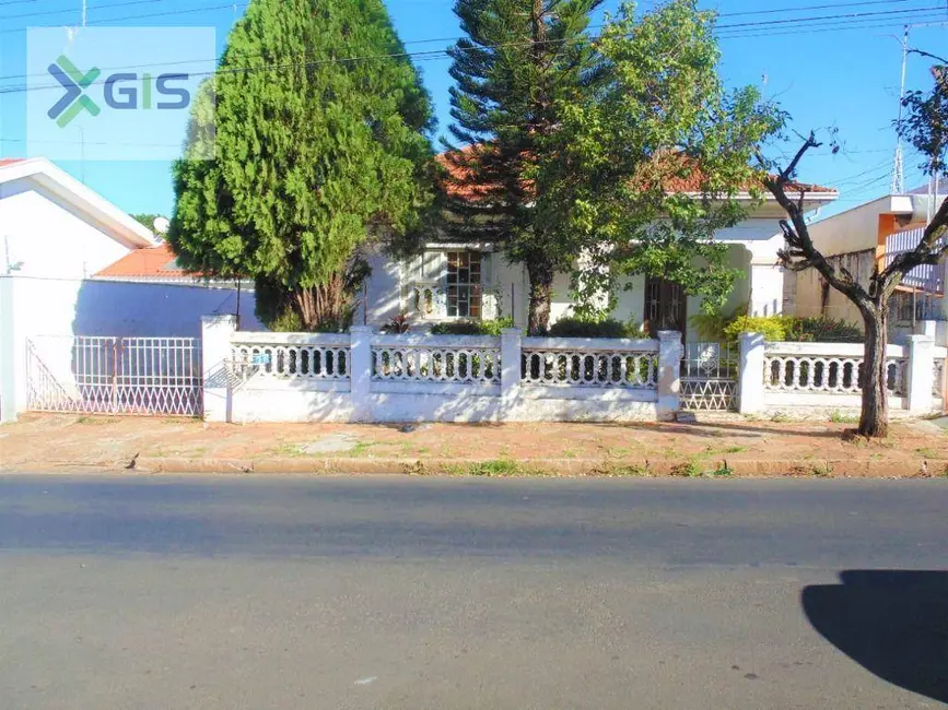 Foto 2 de Casa com 4 quartos à venda e para alugar, 594m2 em Centro, Taquaritinga - SP